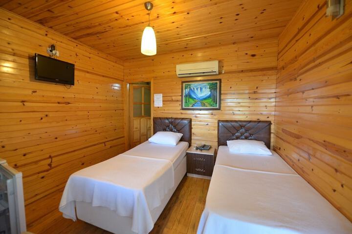 Room 10 of 71