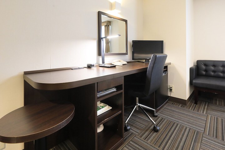 Room 16 of 107