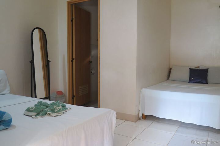 Room 9 of 24