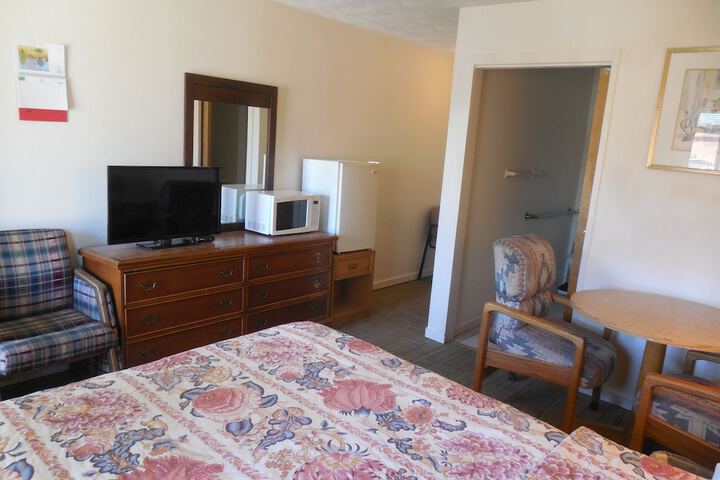 Room 11 of 35