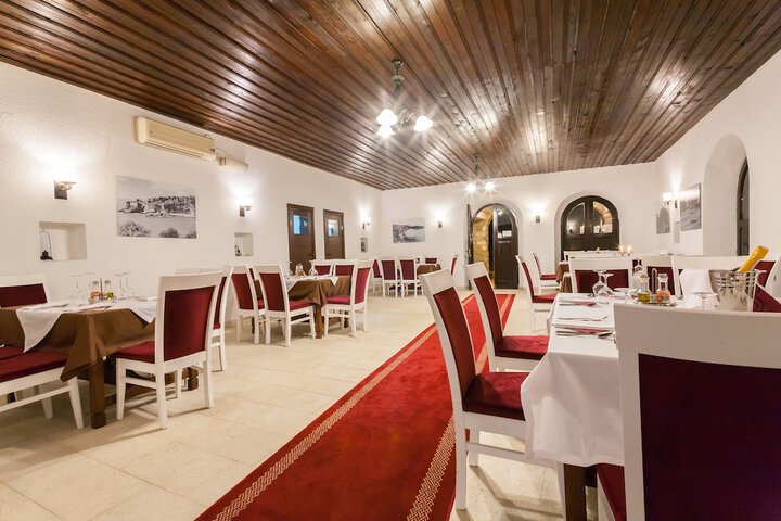 Dining 92 of 129