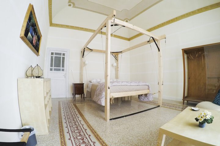 Room 20 of 53