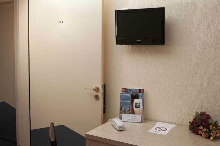 Room 7 of 29