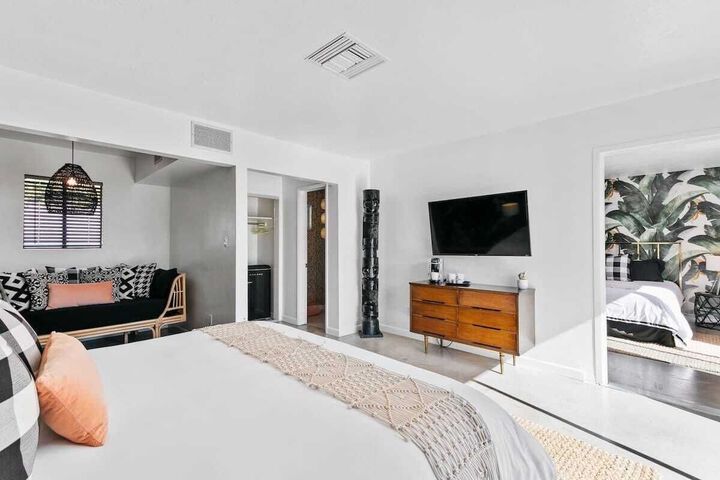 The Marley Hotel by AvantStay | 20 OCC Full Hotel Buyout in Palm Springs w / Pool & Hot Tub!