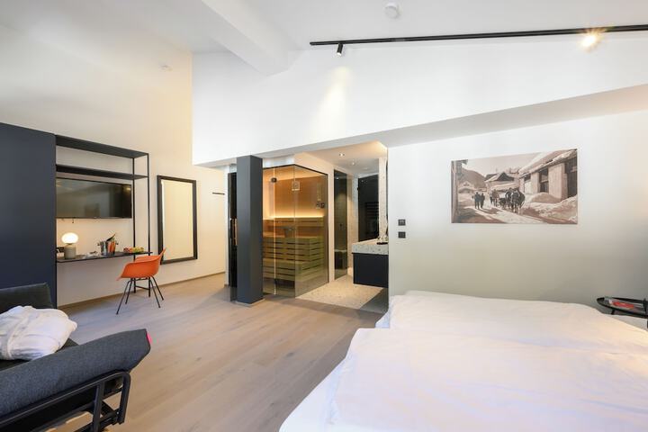 Room 9 of 24