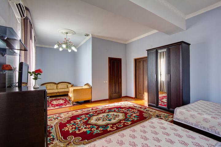Room 5 of 40