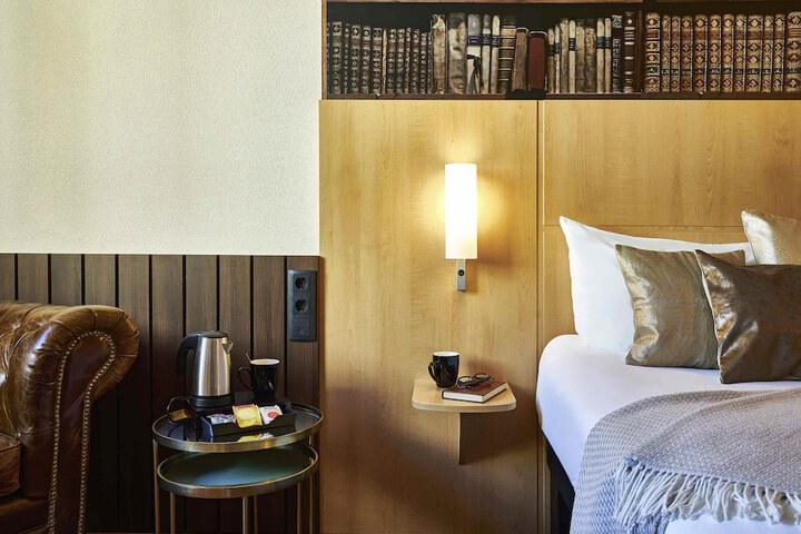 Room 15 of 64