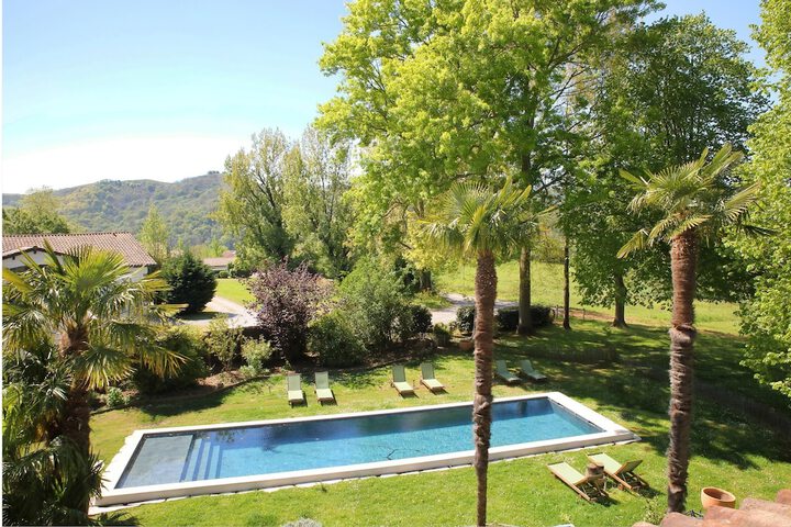 Hotel with Pool