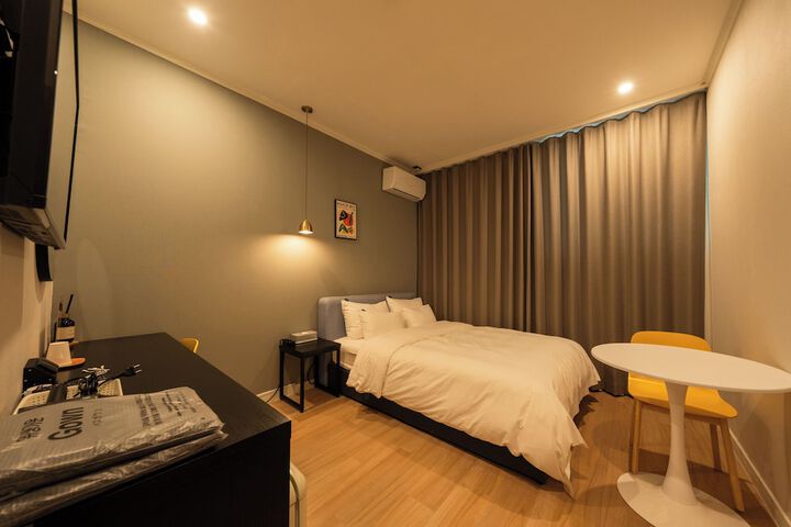 Room 46 of 80