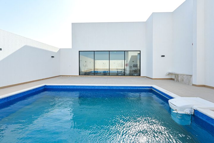 Pool 9 of 14