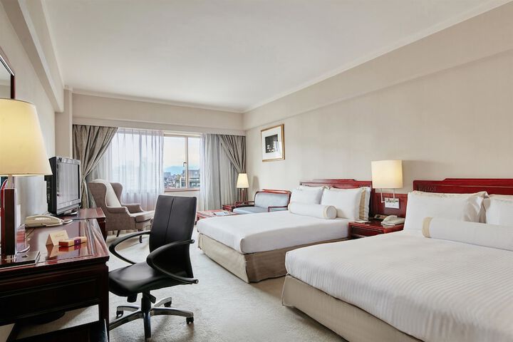 Room 5 of 52