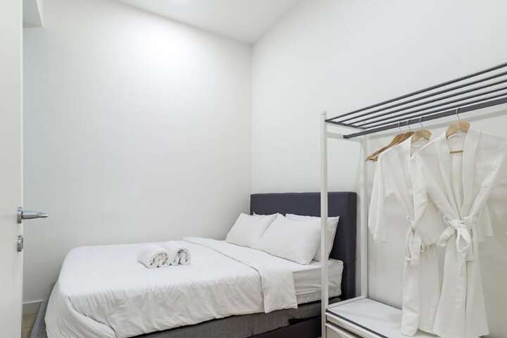 Room 6 of 92