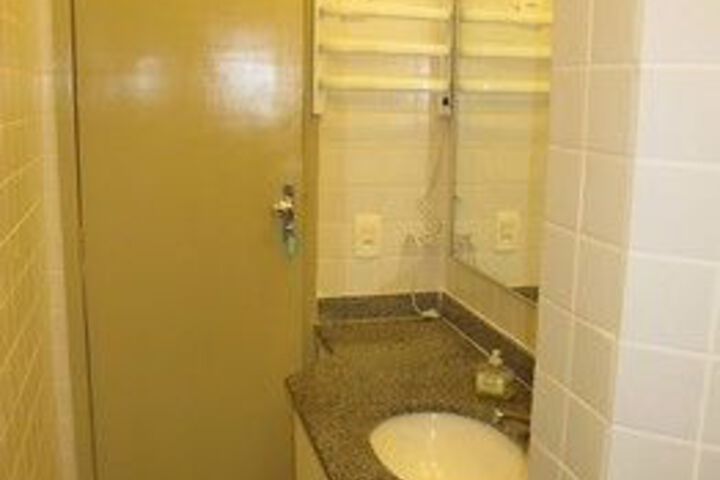 Room 6 of 20