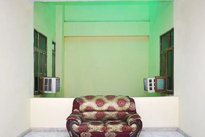 Room 12 of 12