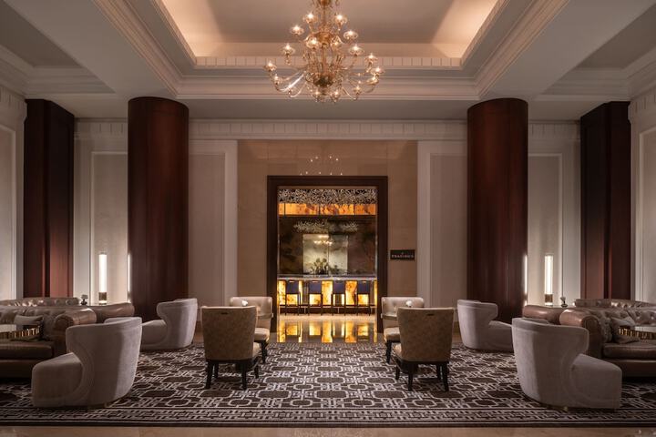 Lobby lounge