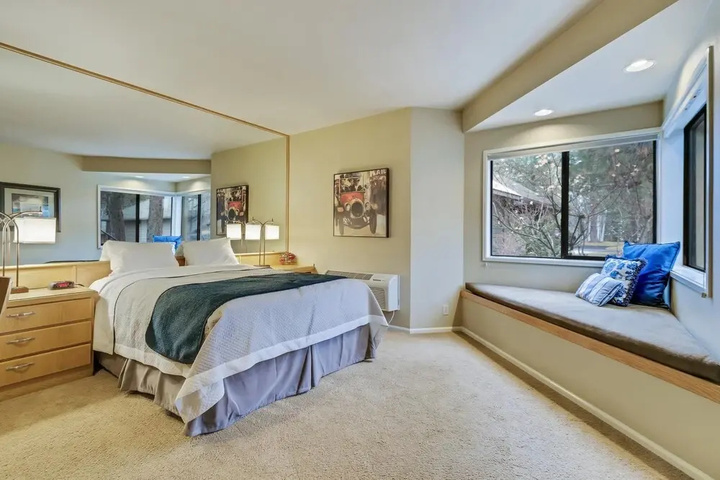 Room 4 of 15