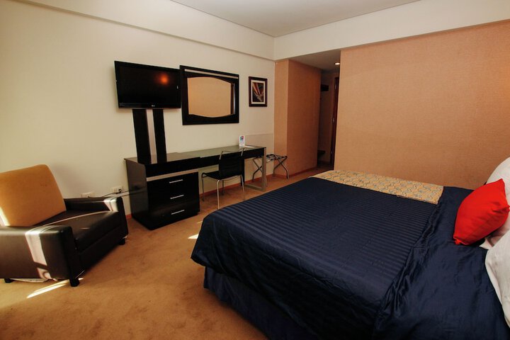 Room 8 of 18