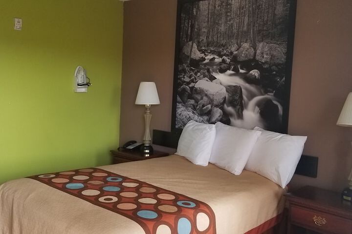 Standard Room, King or Two Doubles (9 of 12)
