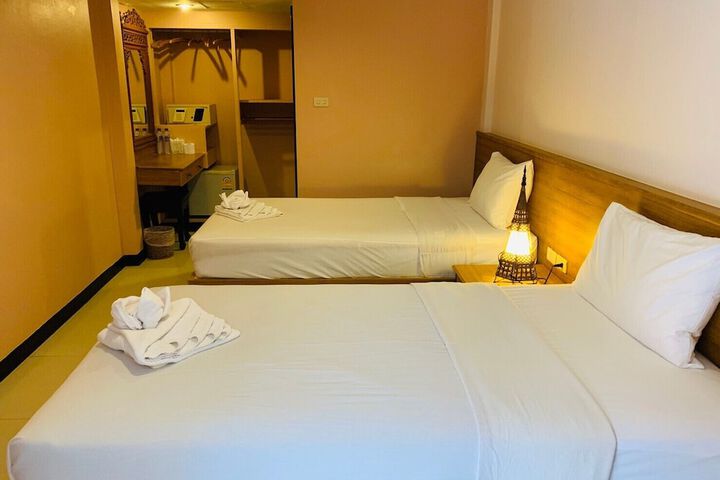 Room 16 of 93