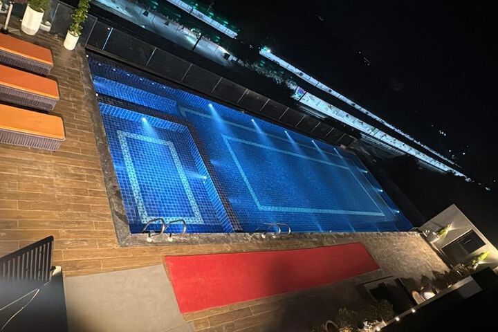 Pool 56 of 90