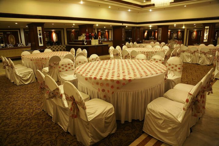 Ballroom/Hall 36 of 63