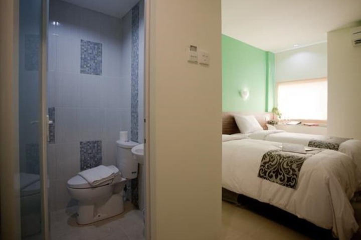 Room 25 of 41