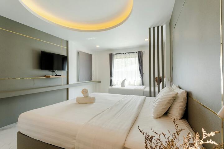 Room 32 of 154