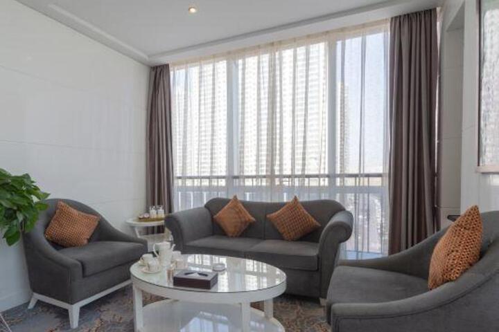 Yijing Holiday Hotel (Linyi Jiefang Road)