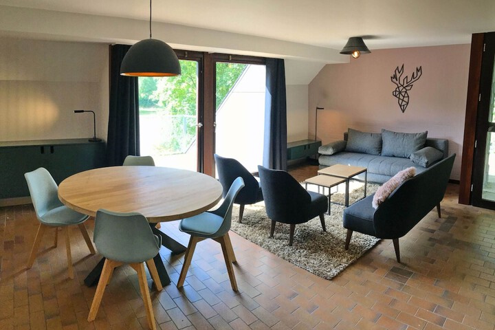 Room 6 of 42