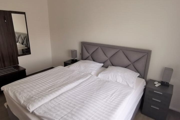 Room 39 of 76