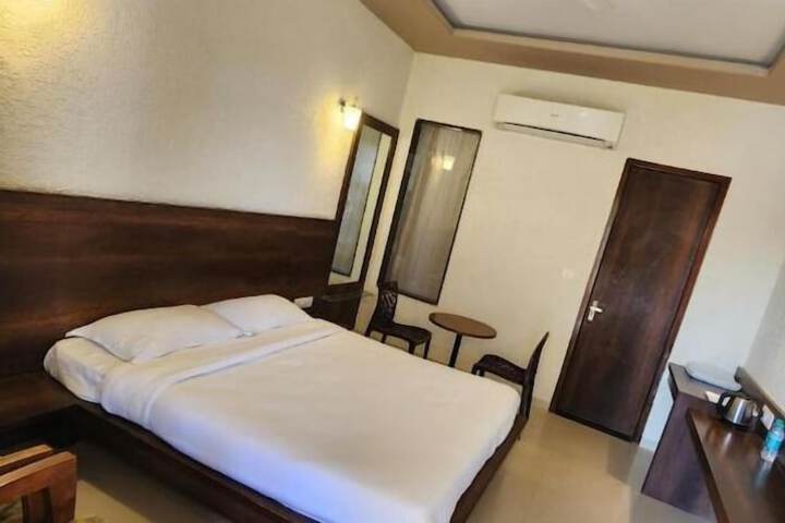 Room 2 of 17
