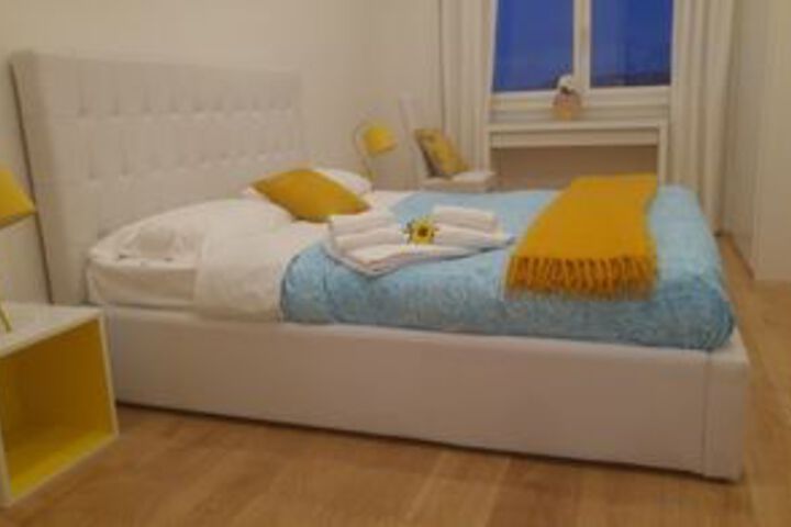 Room 16 of 27