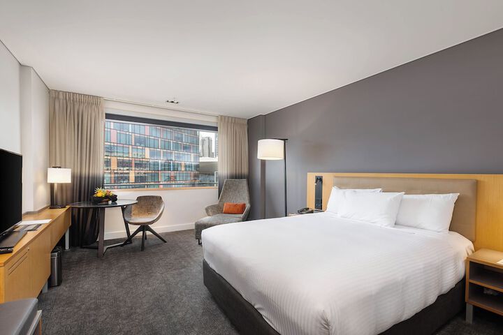 Room 5 of 220