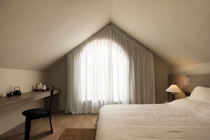 Room 28 of 158