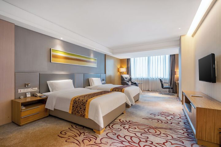 Room 14 of 28