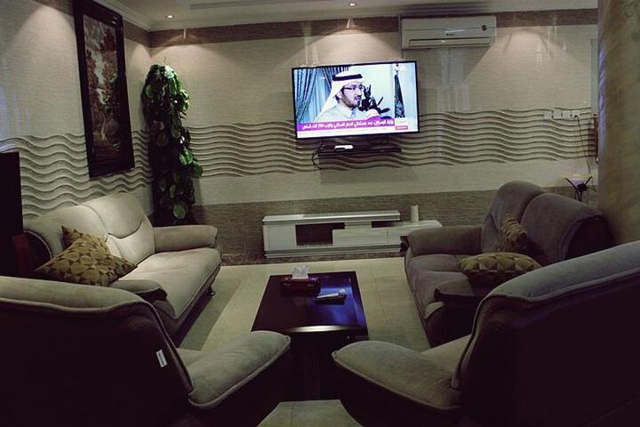 Room 2 of 6