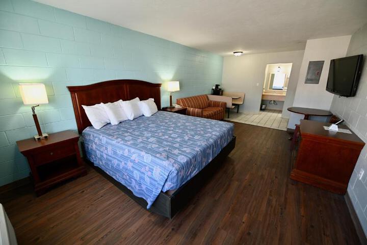 1 King Bed