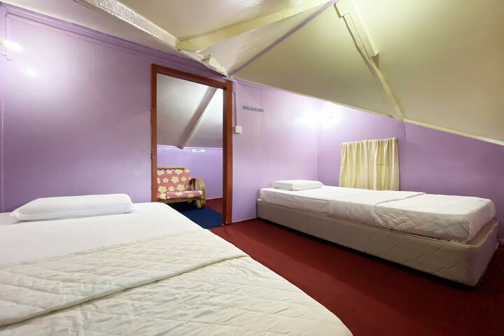 Room 11 of 29