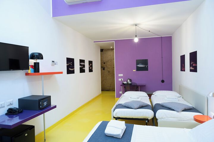 Room 100 of 144