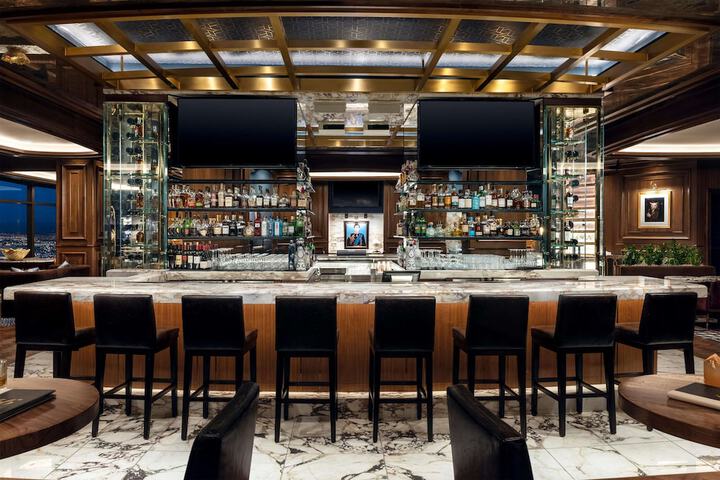 Lounge 107 of 131