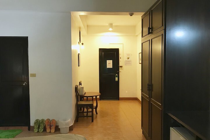 Room 4 of 29