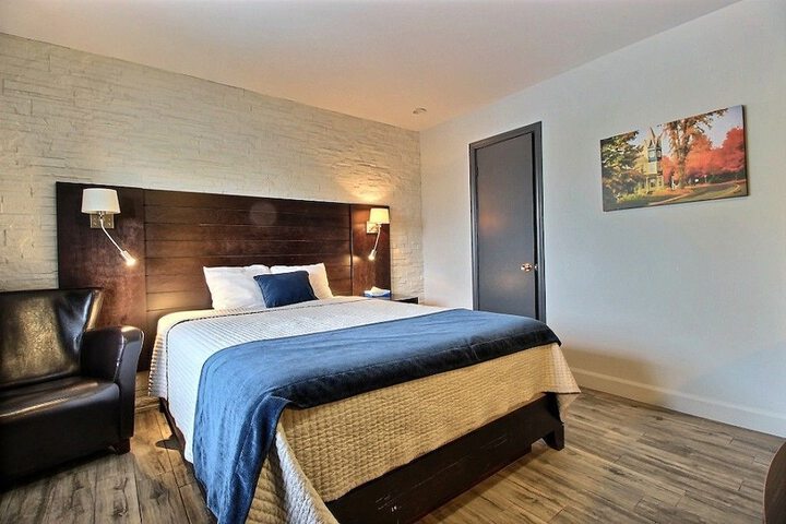 Room 8 of 38