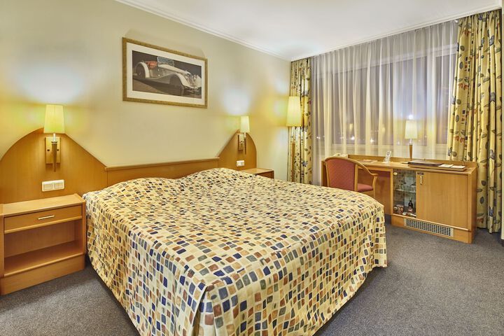 Room 15 of 64