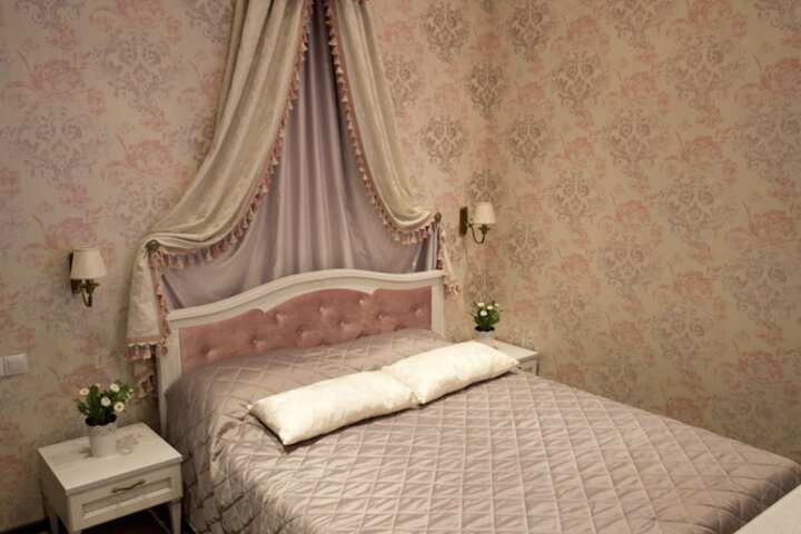 Room 11 of 38