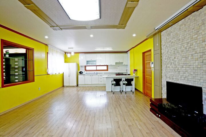 Room 92 of 111