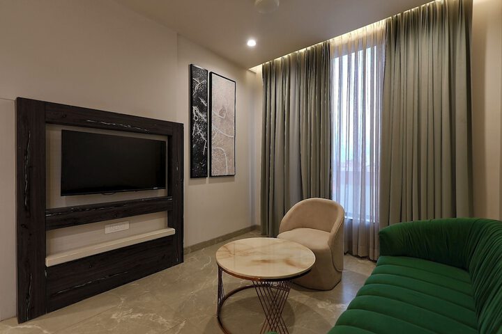 Room 8 of 67