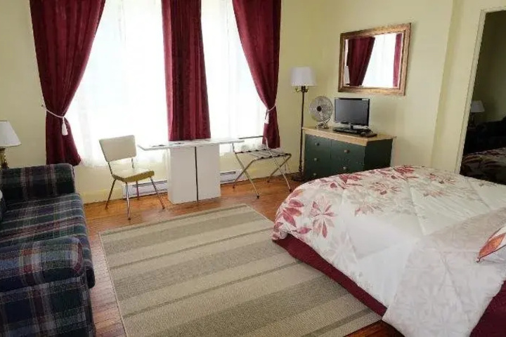 Room 3 of 18