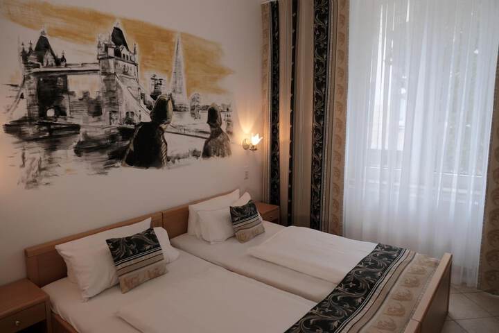 Room 15 of 43