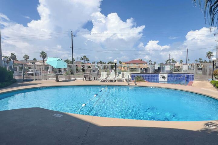 Pool 31 of 65