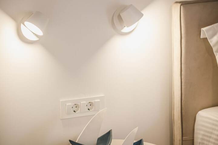 Room 45 of 108